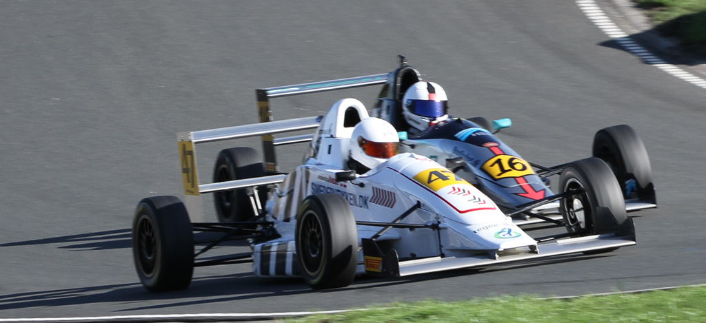 Mads Hoe og Martin Harritz i Formel 5
(Foto: Motorsporten.dk)